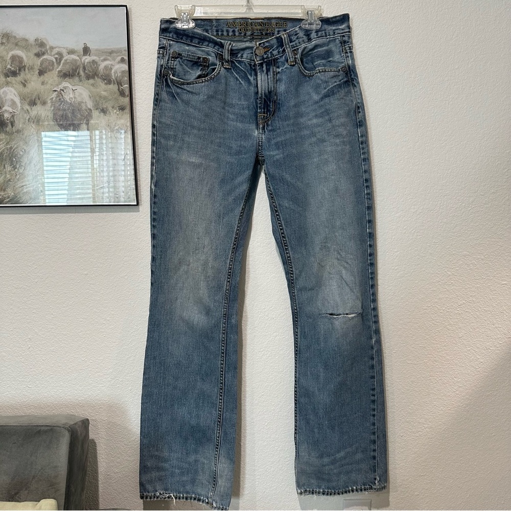 American Eagle Men’s Light Wash Distressed Original Boot 30/34 Jeans